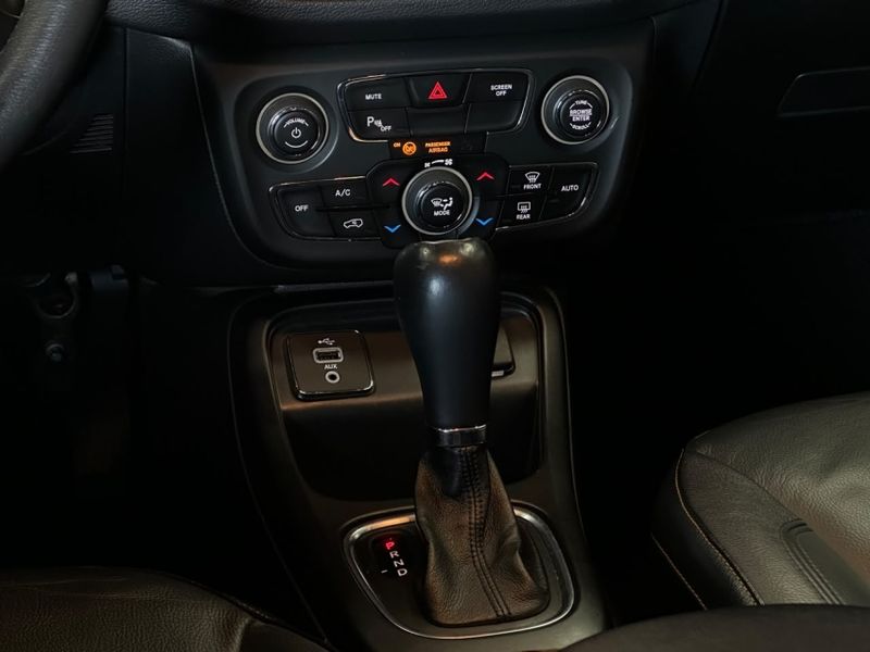 JEEP COMPASS 2.0 16V FLEX LONGITUDE AUTOMÁTICO 2017/2017 CASTELLAN E TOMAZONI MOTORS CAXIAS DO SUL / Carros no Vale JEEP COMPASS 2.0 16V FLEX LONGITUDE AUTOMÁTICO 2017/2017 CASTELLAN E TOMAZONI MOTORS CAXIAS DO SUL / Carros no Vale