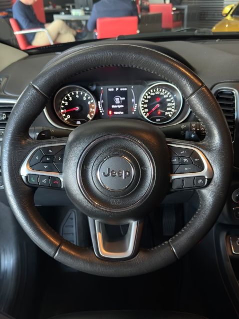 JEEP COMPASS 2.0 16V FLEX LONGITUDE AUTOMÁTICO 2017/2017 CASTELLAN E TOMAZONI MOTORS CAXIAS DO SUL / Carros no Vale JEEP COMPASS 2.0 16V FLEX LONGITUDE AUTOMÁTICO 2017/2017 CASTELLAN E TOMAZONI MOTORS CAXIAS DO SUL / Carros no Vale