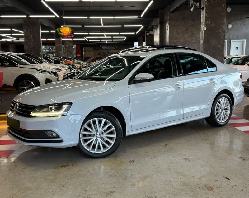 Volkswagen JETTA 1.4 16V TSI COMFORTLINE GASOLINA 4P TIPTRONIC 2017/2017 CASTELLAN E TOMAZONI MOTORS CAXIAS DO SUL / Carros no Vale Volkswagen JETTA 1.4 16V TSI COMFORTLINE GASOLINA 4P TIPTRONIC 2017/2017 CASTELLAN E TOMAZONI MOTORS CAXIAS DO SUL / Carros no Vale