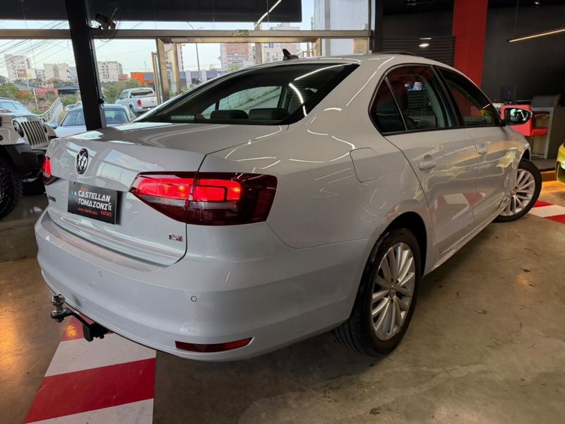 Volkswagen JETTA 1.4 16V TSI COMFORTLINE GASOLINA 4P TIPTRONIC 2017/2017 CASTELLAN E TOMAZONI MOTORS CAXIAS DO SUL / Carros no Vale Volkswagen JETTA 1.4 16V TSI COMFORTLINE GASOLINA 4P TIPTRONIC 2017/2017 CASTELLAN E TOMAZONI MOTORS CAXIAS DO SUL / Carros no Vale