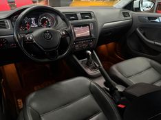 Volkswagen JETTA 1.4 16V TSI COMFORTLINE GASOLINA 4P TIPTRONIC 2017/2017 CASTELLAN E TOMAZONI MOTORS CAXIAS DO SUL / Carros no Vale