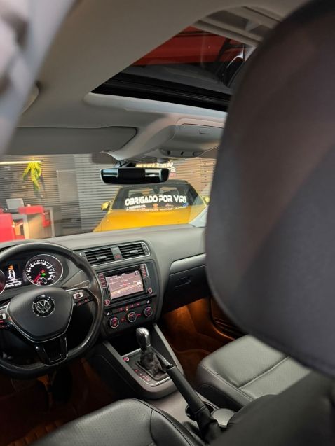 Volkswagen JETTA 1.4 16V TSI COMFORTLINE GASOLINA 4P TIPTRONIC 2017/2017 CASTELLAN E TOMAZONI MOTORS CAXIAS DO SUL / Carros no Vale Volkswagen JETTA 1.4 16V TSI COMFORTLINE GASOLINA 4P TIPTRONIC 2017/2017 CASTELLAN E TOMAZONI MOTORS CAXIAS DO SUL / Carros no Vale