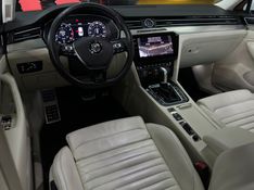 Volkswagen PASSAT 2.0 16V TSI BLUEMOTION GASOLINA HIGHLINE 4P DSG 2019/2019 CASTELLAN E TOMAZONI MOTORS CAXIAS DO SUL / Carros no Vale