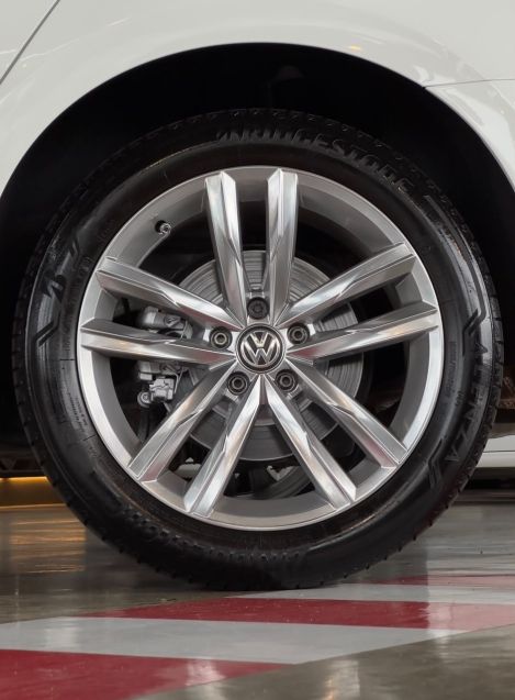 Volkswagen PASSAT 2.0 16V TSI BLUEMOTION GASOLINA HIGHLINE 4P DSG 2019/2019 CASTELLAN E TOMAZONI MOTORS CAXIAS DO SUL / Carros no Vale Volkswagen PASSAT 2.0 16V TSI BLUEMOTION GASOLINA HIGHLINE 4P DSG 2019/2019 CASTELLAN E TOMAZONI MOTORS CAXIAS DO SUL / Carros no Vale