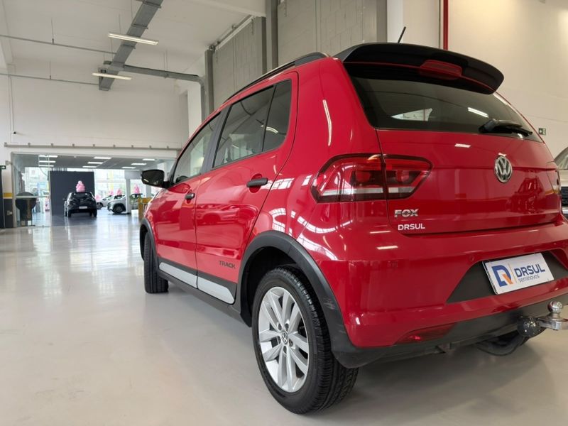Volkswagen FOX 1.0 MPI TRACK 12V FLEX 4P MANUAL 2015/2016 DRSUL SEMINOVOS CAXIAS DO SUL – LAJEADO – SANTA CRUZ DO SUL / Carros no Vale Volkswagen FOX 1.0 MPI TRACK 12V FLEX 4P MANUAL 2015/2016 DRSUL SEMINOVOS CAXIAS DO SUL – LAJEADO – SANTA CRUZ DO SUL / Carros no Vale