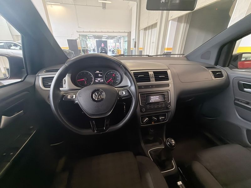 Volkswagen FOX 1.0 MPI TRACK 12V FLEX 4P MANUAL 2015/2016 DRSUL SEMINOVOS CAXIAS DO SUL – LAJEADO – SANTA CRUZ DO SUL / Carros no Vale Volkswagen FOX 1.0 MPI TRACK 12V FLEX 4P MANUAL 2015/2016 DRSUL SEMINOVOS CAXIAS DO SUL – LAJEADO – SANTA CRUZ DO SUL / Carros no Vale
