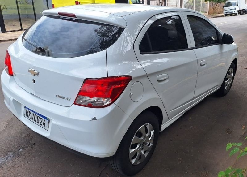 Chevrolet ONIX 1.0 MPFI LT 8V FLEX 4P MANUAL 2013/2013 CAMINHÕES & CAMIONETAS PASSO FUNDO / Carros no Vale