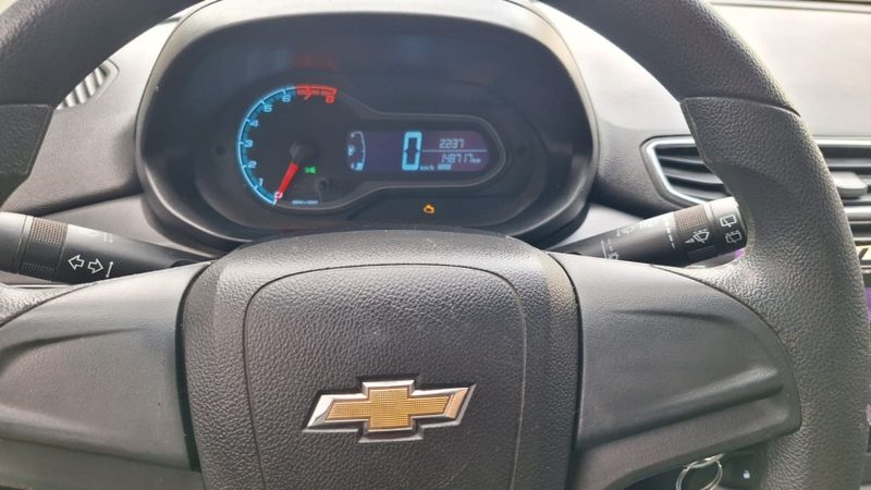 Chevrolet ONIX 1.0 MPFI LT 8V FLEX 4P MANUAL 2013/2013 CAMINHÕES & CAMIONETAS PASSO FUNDO / Carros no Vale