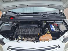 Chevrolet ONIX 1.0 MPFI LT 8V FLEX 4P MANUAL 2013/2013 CAMINHÕES & CAMIONETAS PASSO FUNDO / Carros no Vale