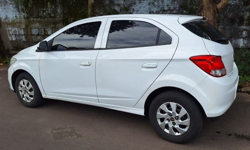 Chevrolet ONIX 1.0 MPFI LT 8V FLEX 4P MANUAL 2013/2013 CAMINHÕES & CAMIONETAS PASSO FUNDO / Carros no Vale