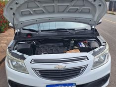 Chevrolet ONIX 1.0 MPFI LT 8V FLEX 4P MANUAL 2013/2013 CAMINHÕES & CAMIONETAS PASSO FUNDO / Carros no Vale