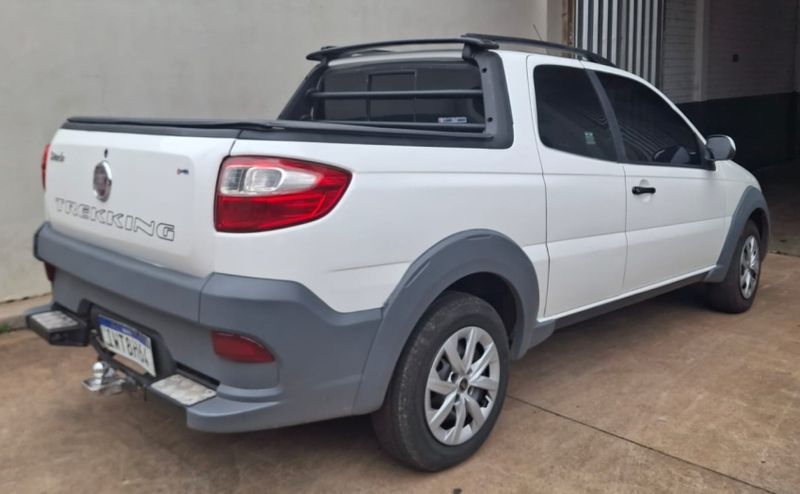 Fiat STRADA 1.6 MPI TREKKING CD 16V FLEX 3P MANUAL 2015/2016 CAMINHÕES & CAMIONETAS PASSO FUNDO / Carros no Vale