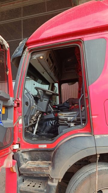 Iveco Stralis 440 STRALIS 600-S44T TB 6×2 EUROT + RANDON 2004 2012/2013 CAMINHÕES & CAMIONETAS PASSO FUNDO / Carros no Vale Iveco Stralis 440 STRALIS 600-S44T TB 6×2 EUROT + RANDON 2004 2012/2013 CAMINHÕES & CAMIONETAS PASSO FUNDO / Carros no Vale