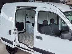 Renault KANGOO 1.6 EXPRESS 16V FLEX 4P MANUAL 2016/2017 CAMINHÕES & CAMIONETAS PASSO FUNDO / Carros no Vale