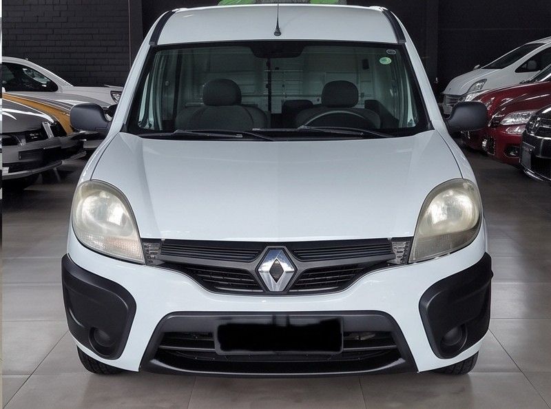 Renault KANGOO 1.6 EXPRESS 16V FLEX 4P MANUAL 2016/2017 CAMINHÕES & CAMIONETAS PASSO FUNDO / Carros no Vale