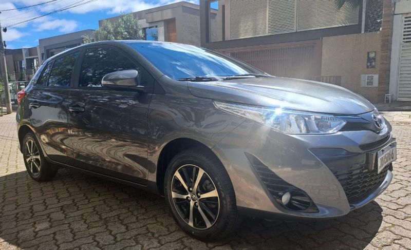 Toyota YARIS 1.5 16V FLEX XS CONNECT MULTIDRIVE 2021/2022 CAMINHÕES & CAMIONETAS PASSO FUNDO / Carros no Vale
