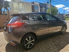 Toyota YARIS 1.5 16V FLEX XS CONNECT MULTIDRIVE 2021/2022 CAMINHÕES & CAMIONETAS PASSO FUNDO / Carros no Vale