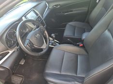 Toyota YARIS 1.5 16V FLEX XS CONNECT MULTIDRIVE 2021/2022 CAMINHÕES & CAMIONETAS PASSO FUNDO / Carros no Vale