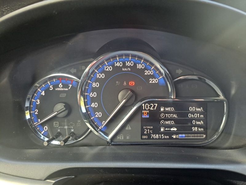 Toyota YARIS 1.5 16V FLEX XS CONNECT MULTIDRIVE 2021/2022 CAMINHÕES & CAMIONETAS PASSO FUNDO / Carros no Vale