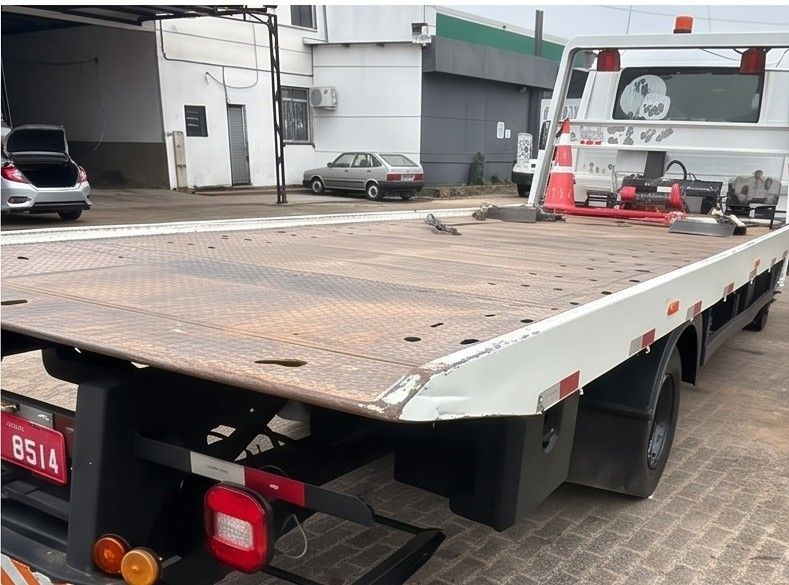 Volkswagen 8150 VW 8-150 E Delivery Plataforma 2009/2009 CAMINHÕES & CAMIONETAS PASSO FUNDO / Carros no Vale