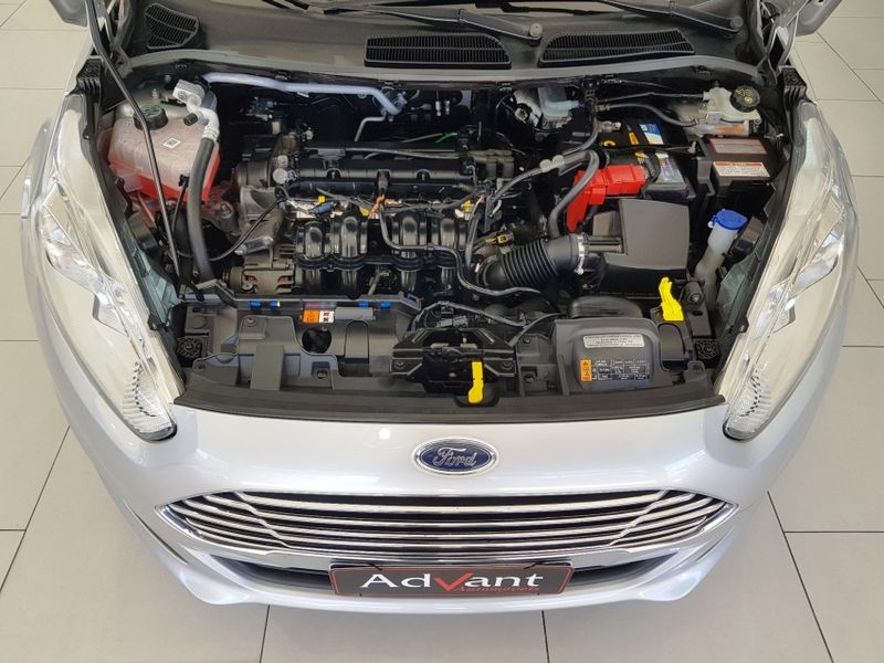 Ford FIESTA 1.6 TITANIUM HATCH 16V FLEX 4P POWERSHIFT 2017/2017 ADVANT AUTOMÓVEIS CAXIAS DO SUL / Carros no Vale