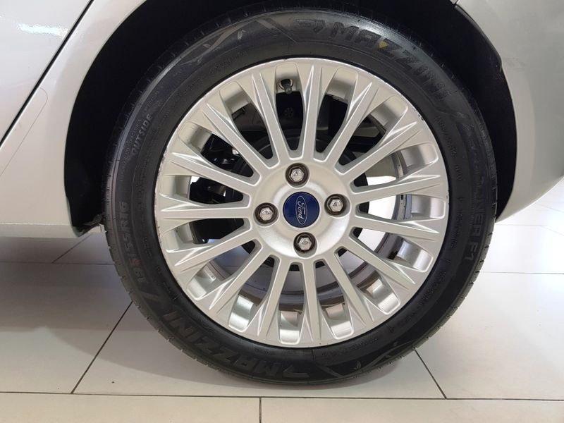 Ford FIESTA 1.6 TITANIUM HATCH 16V FLEX 4P POWERSHIFT 2017/2017 ADVANT AUTOMÓVEIS CAXIAS DO SUL / Carros no Vale