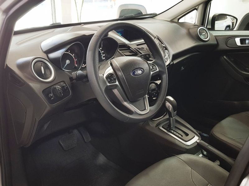 Ford FIESTA 1.6 TITANIUM HATCH 16V FLEX 4P POWERSHIFT 2017/2017 ADVANT AUTOMÓVEIS CAXIAS DO SUL / Carros no Vale