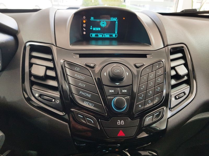 Ford FIESTA 1.6 TITANIUM HATCH 16V FLEX 4P POWERSHIFT 2017/2017 ADVANT AUTOMÓVEIS CAXIAS DO SUL / Carros no Vale