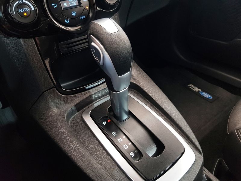 Ford FIESTA 1.6 TITANIUM HATCH 16V FLEX 4P POWERSHIFT 2017/2017 ADVANT AUTOMÓVEIS CAXIAS DO SUL / Carros no Vale