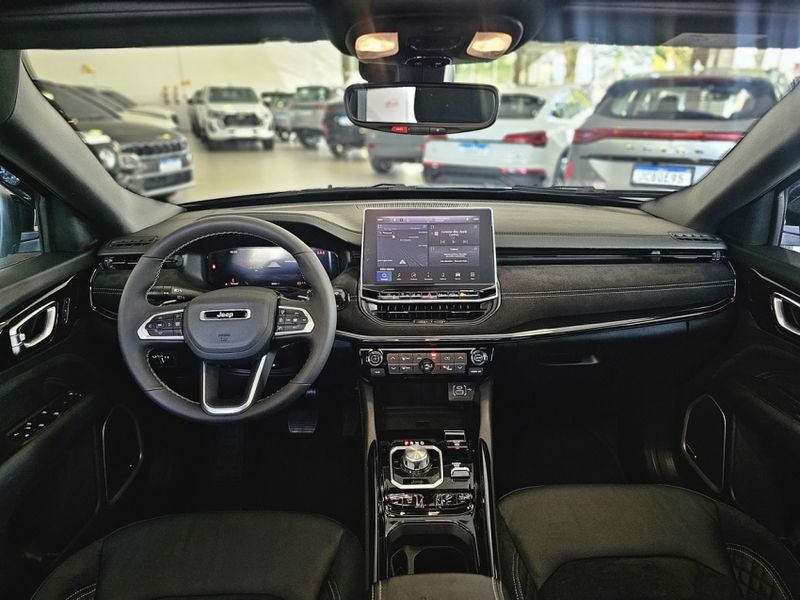 JEEP COMMANDER 2.0 HURRICANE 4 TURBO GASOLINA BLACKHAWK AT9 2025/2026 CARRO DEZ NOVO HAMBURGO / Carros no Vale JEEP COMMANDER 2.0 HURRICANE 4 TURBO GASOLINA BLACKHAWK AT9 2025/2026 CARRO DEZ NOVO HAMBURGO / Carros no Vale