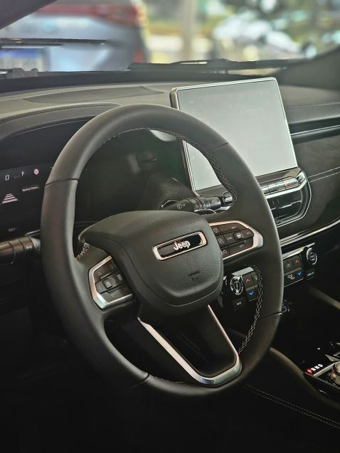 JEEP COMMANDER 2.0 HURRICANE 4 TURBO GASOLINA BLACKHAWK AT9 2025/2026 CARRO DEZ NOVO HAMBURGO / Carros no Vale JEEP COMMANDER 2.0 HURRICANE 4 TURBO GASOLINA BLACKHAWK AT9 2025/2026 CARRO DEZ NOVO HAMBURGO / Carros no Vale