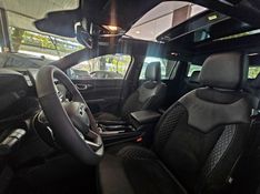 JEEP COMMANDER 2.0 HURRICANE 4 TURBO GASOLINA BLACKHAWK AT9 2025/2026 CARRO DEZ NOVO HAMBURGO / Carros no Vale