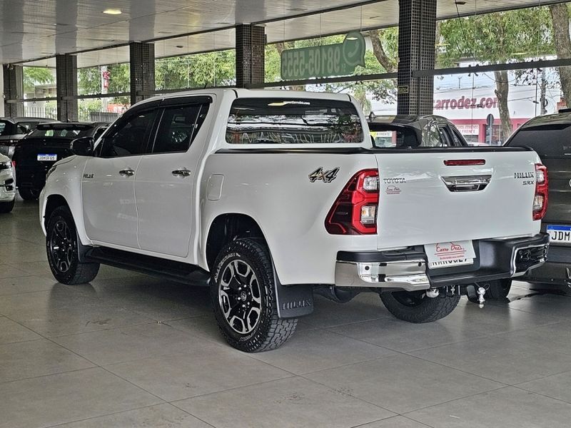 Toyota HILUX 2.8 D-4D TURBO DIESEL CD SRX LIMITED 4X4 AUTOMÁTICO 2022/2023 CARRO DEZ NOVO HAMBURGO / Carros no Vale Toyota HILUX 2.8 D-4D TURBO DIESEL CD SRX LIMITED 4X4 AUTOMÁTICO 2022/2023 CARRO DEZ NOVO HAMBURGO / Carros no Vale