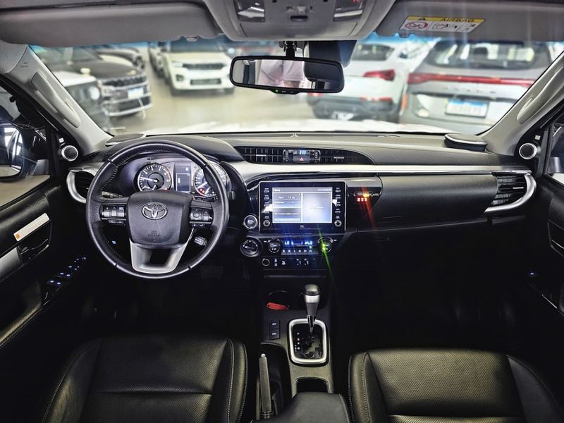 Toyota HILUX 2.8 D-4D TURBO DIESEL CD SRX LIMITED 4X4 AUTOMÁTICO 2022/2023 CARRO DEZ NOVO HAMBURGO / Carros no Vale Toyota HILUX 2.8 D-4D TURBO DIESEL CD SRX LIMITED 4X4 AUTOMÁTICO 2022/2023 CARRO DEZ NOVO HAMBURGO / Carros no Vale