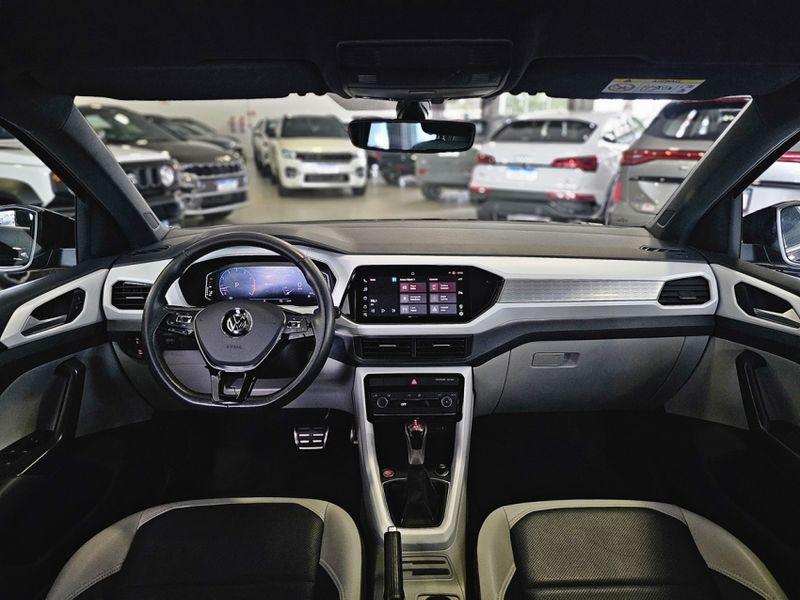 Volkswagen T-CROSS 1.4 250 TSI TOTAL FLEX HIGHLINE AUTOMÁTICO 2020/2021 CARRO DEZ NOVO HAMBURGO / Carros no Vale
