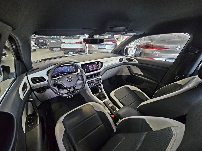 Volkswagen T-CROSS 1.4 250 TSI TOTAL FLEX HIGHLINE AUTOMÁTICO 2020/2021 CARRO DEZ NOVO HAMBURGO / Carros no Vale