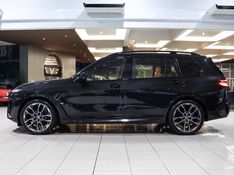 BMW X7 4.4 V8 GASOLINA M60i STEPTRONIC 2023/2024 VIA BELLA VEÍCULOS ESPECIAIS CAXIAS DO SUL / Carros no Vale