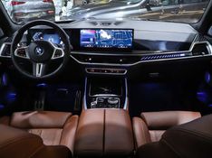 BMW X7 4.4 V8 GASOLINA M60i STEPTRONIC 2023/2024 VIA BELLA VEÍCULOS ESPECIAIS CAXIAS DO SUL / Carros no Vale