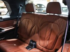 BMW X7 4.4 V8 GASOLINA M60i STEPTRONIC 2023/2024 VIA BELLA VEÍCULOS ESPECIAIS CAXIAS DO SUL / Carros no Vale