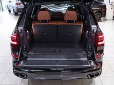 BMW X7 4.4 V8 GASOLINA M60i STEPTRONIC 2023/2024 VIA BELLA VEÍCULOS ESPECIAIS CAXIAS DO SUL / Carros no Vale