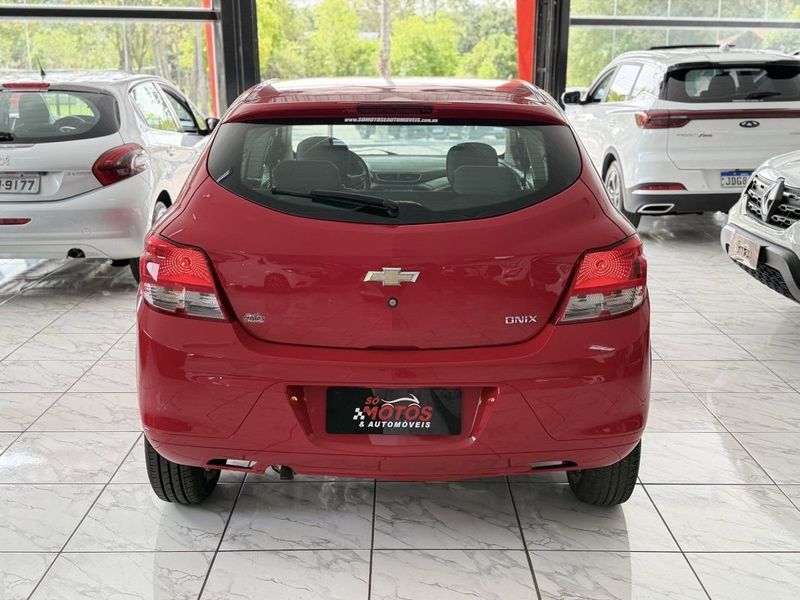 CHEVROLET ONIX HATCH LS 1.0 2016 SÓ MOTOS E AUTOMÓVEIS SANTA CRUZ DO SUL / Carros no Vale CHEVROLET ONIX HATCH LS 1.0 2016 SÓ MOTOS E AUTOMÓVEIS SANTA CRUZ DO SUL / Carros no Vale