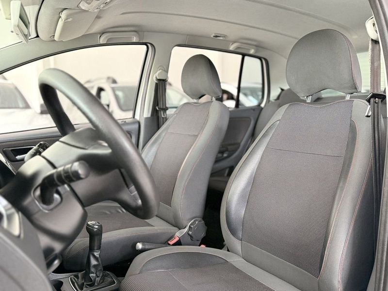 VOLKSWAGEN FOX PRIME 1.6 2011 SÓ MOTOS E AUTOMÓVEIS SANTA CRUZ DO SUL / Carros no Vale VOLKSWAGEN FOX PRIME 1.6 2011 SÓ MOTOS E AUTOMÓVEIS SANTA CRUZ DO SUL / Carros no Vale