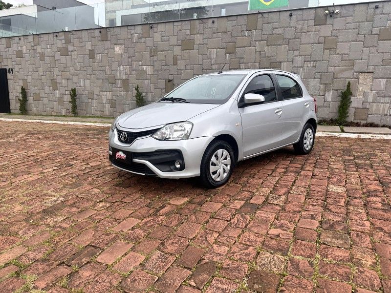 Toyota ETIOS XS 1.5 2018 GRASSI VEÍCULOS LAJEADO / Carros no Vale