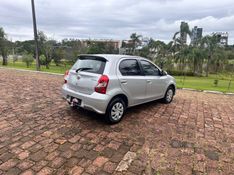 Toyota ETIOS XS 1.5 2018 GRASSI VEÍCULOS LAJEADO / Carros no Vale