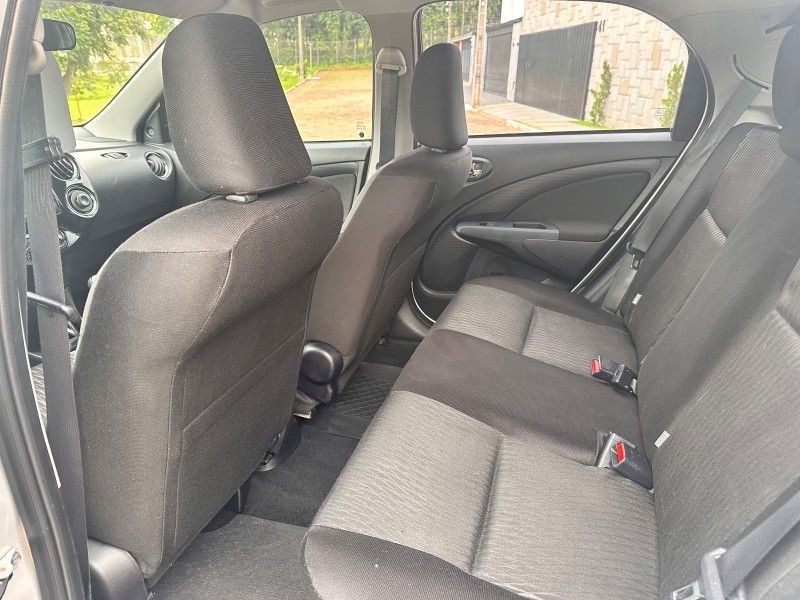 Toyota ETIOS XS 1.5 2018 GRASSI VEÍCULOS LAJEADO / Carros no Vale