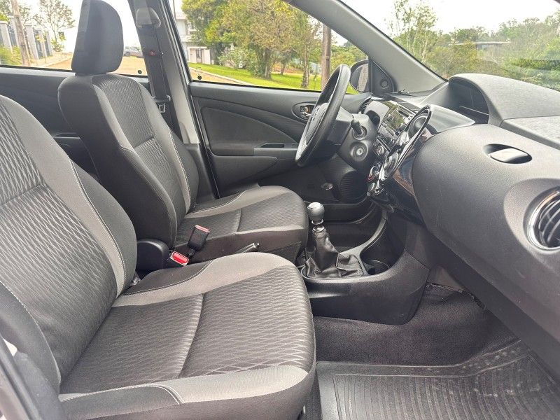 Toyota ETIOS XS 1.5 2018 GRASSI VEÍCULOS LAJEADO / Carros no Vale