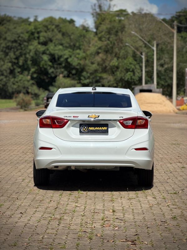 Chevrolet CRUZE SEDAN LTZ 1.4 2019 NEUMANN VEÍCULOS ARROIO DO MEIO / Carros no Vale