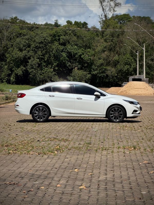 Chevrolet CRUZE SEDAN LTZ 1.4 2019 NEUMANN VEÍCULOS ARROIO DO MEIO / Carros no Vale