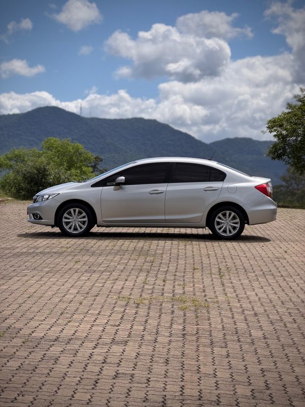 Honda CIVIC SEDAN LXR 8V 2014 NEUMANN VEÍCULOS ARROIO DO MEIO / Carros no Vale Honda CIVIC SEDAN LXR 8V 2014 NEUMANN VEÍCULOS ARROIO DO MEIO / Carros no Vale