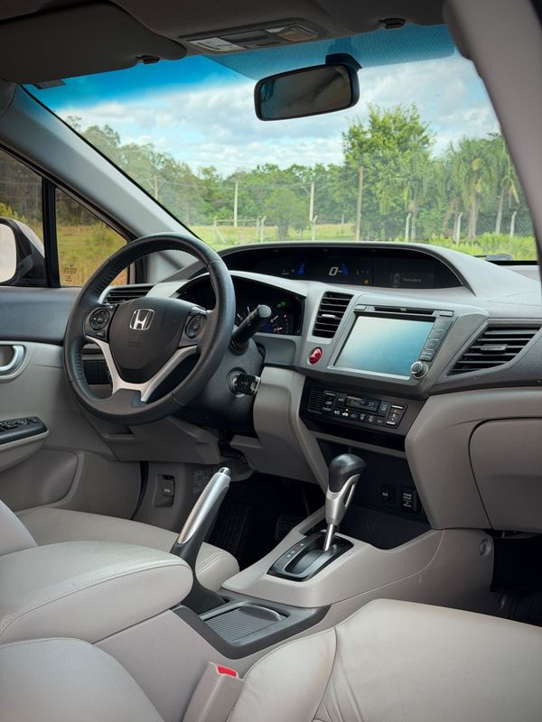 Honda CIVIC SEDAN LXR 8V 2014 NEUMANN VEÍCULOS ARROIO DO MEIO / Carros no Vale Honda CIVIC SEDAN LXR 8V 2014 NEUMANN VEÍCULOS ARROIO DO MEIO / Carros no Vale